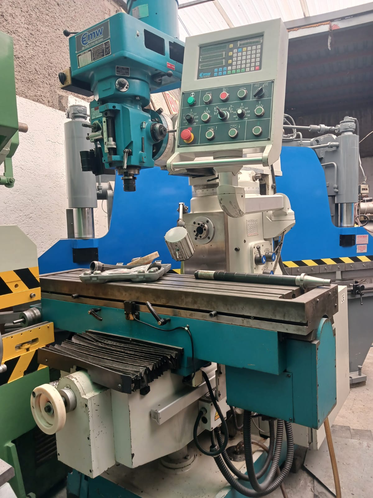 F5 FRESADORA VERTICAL